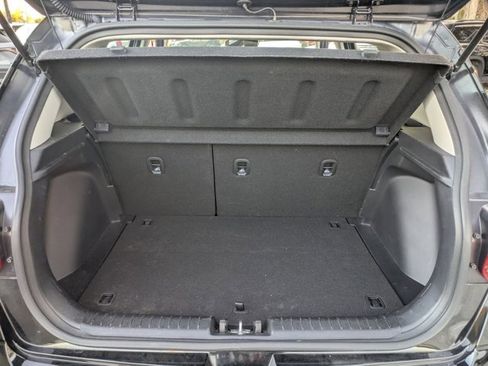 Used 2025 Hyundai Venue SEL image 28