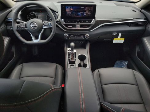 New 2026 Nissan Altima 2.5 SR w/ SR Premium Package FWD image 17