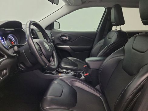 Used 2019 Jeep Cherokee Latitude Plus image 17