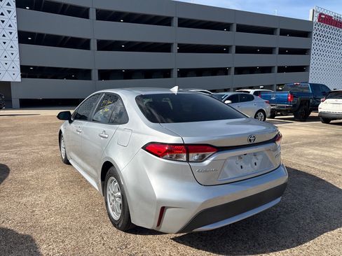 Used 2021 Toyota Corolla LE FWD image 6