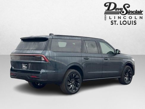 New 2026 Lincoln Navigator L Reserve w/ Jet Appearance Package image 3