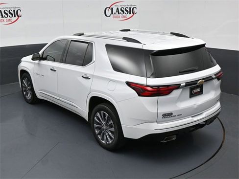 Used 2022 Chevrolet Traverse Premier image 16