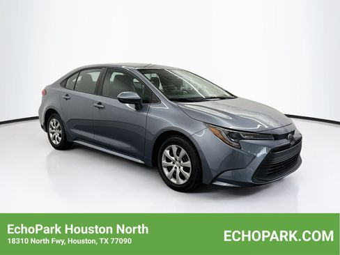 Used 2025 Toyota Corolla LE FWD image 1