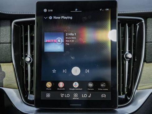 Used 2025 Volvo XC90 B6 Plus image 22