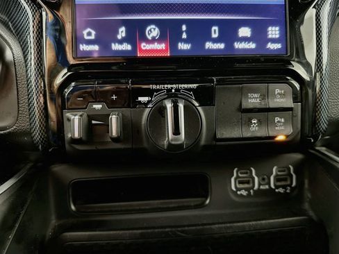 Used 2022 RAM 1500 Big Horn AWD/4WD image 41