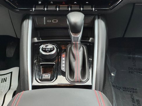 Used 2024 Chevrolet Colorado Z71 w/ Z71 Convenience Package 2 image 17