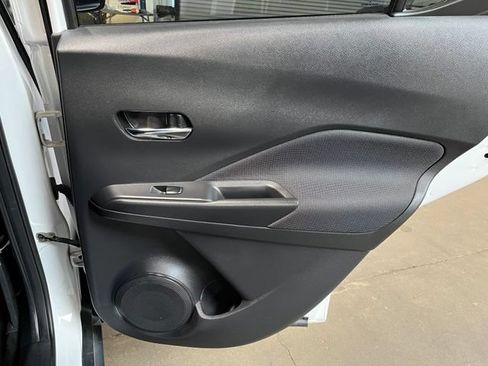 Used 2020 Nissan Kicks SV FWD image 13