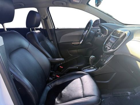 Used 2018 Chevrolet Sonic Premier image 12