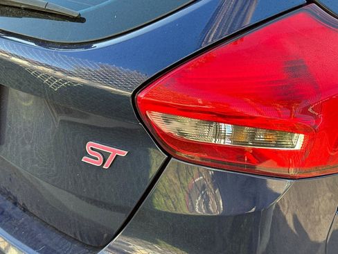 Used 2017 Ford Focus ST image 5