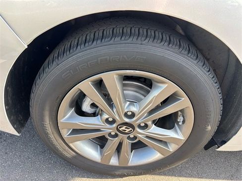 Used 2018 Hyundai Elantra SEL image 16