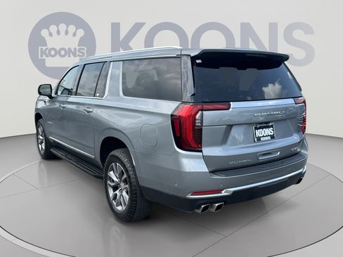Used 2025 GMC Yukon XL Denali AWD/4WD image 8