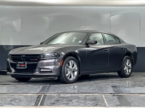 Used 2022 Dodge Charger SXT AWD/4WD image 7