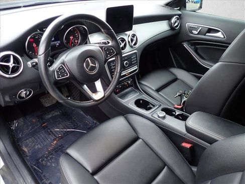 Used 2018 Mercedes-Benz GLA 250 4MATIC image 11