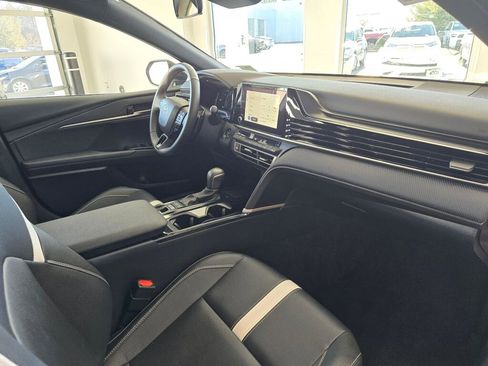 Used 2025 Toyota Camry SE image 43