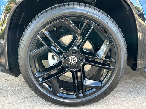 New 2026 Volkswagen Tiguan SE R-Line FWD image 36