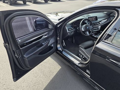 Used 2021 BMW M760i xDrive AWD/4WD image 44