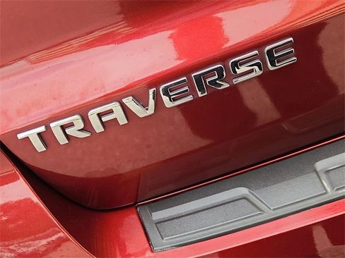 Used 2017 Chevrolet Traverse LT image 29