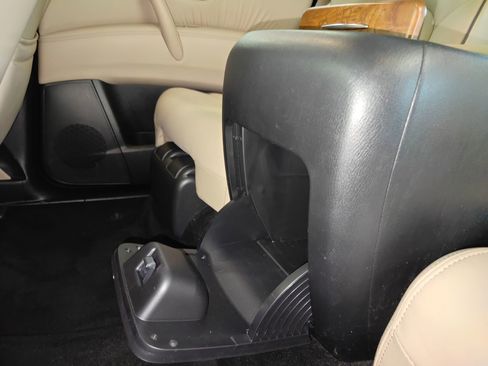 Used 2024 Nissan Armada SL w/ Captain's Chairs Package AWD/4WD image 32