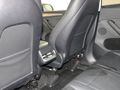 Used 2024 Tesla Model Y Long Range image 24