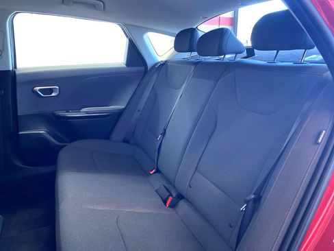 Certified 2025 Kia K4 FWD image 33