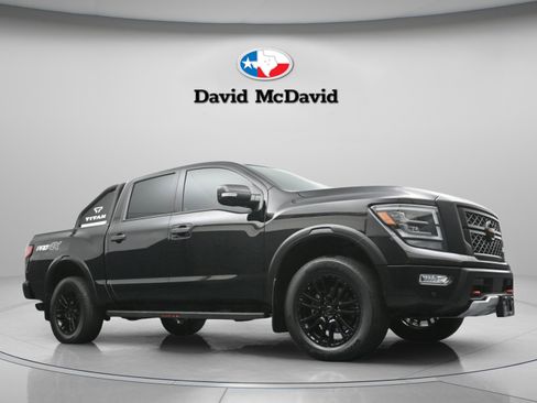 Used 2021 Nissan Titan PRO-4X w/ Pro-4x Convenience Package image 29
