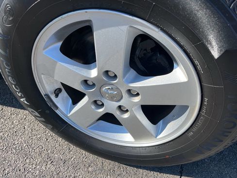 Used 2010 Dodge Grand Caravan SXT image 10