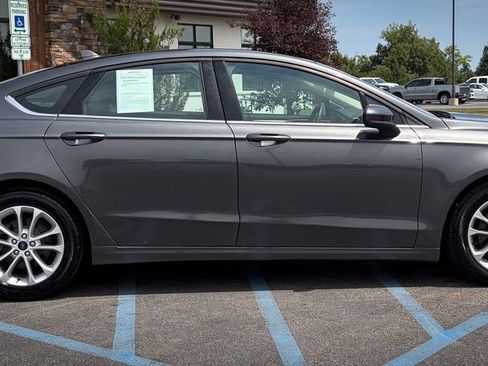 Used 2020 Ford Fusion SE FWD image 12