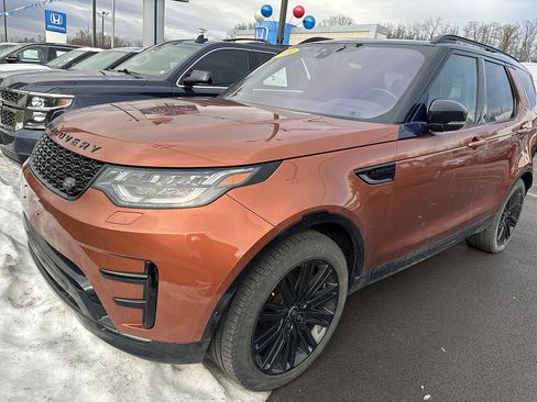 Used 2020 Land Rover Discovery HSE image 3
