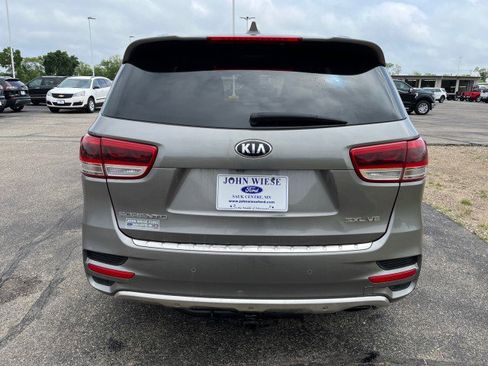 Used 2017 Kia Sorento SX image 4