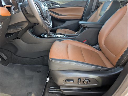 Used 2020 Buick Encore GX Essence image 11