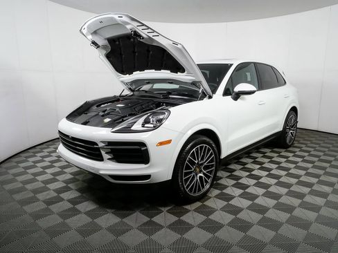 Certified 2023 Porsche Cayenne AWD/4WD image 34