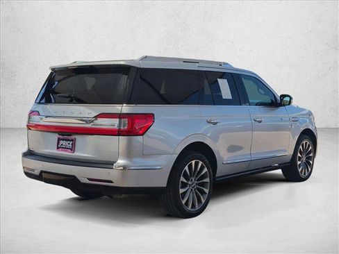 Used 2019 Lincoln Navigator Select AWD/4WD image 5