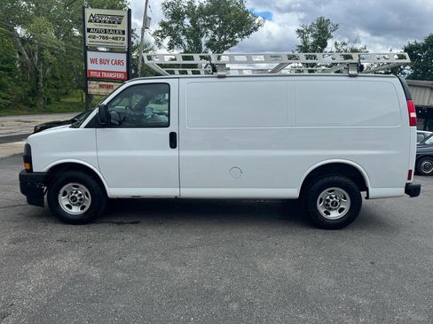 Used 2018 GMC Savana 2500 RWD image 4
