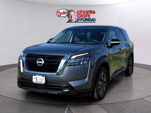 Used 2024 Nissan Pathfinder S AWD/4WD image 1