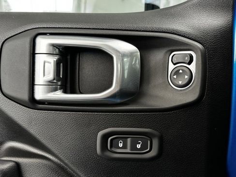 Used 2024 Jeep Gladiator Rubicon image 11