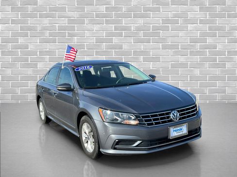 Used 2016 Volkswagen Passat 1.8T S image 7