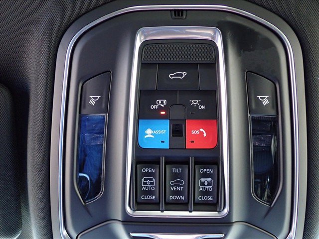 New 2027 Jeep Grand Cherokee Limited w/ Limited Altitude Package AWD/4WD image 25
