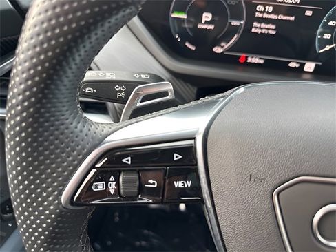 Used 2022 Audi e-tron GT Prestige image 17