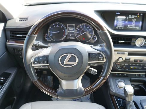 Used 2017 Lexus ES 350 FWD image 18