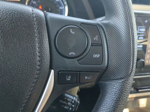 Used 2018 Toyota Corolla SE image 23