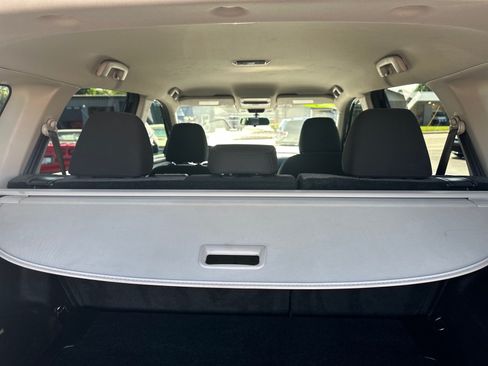 Used 2021 Nissan Rogue S FWD image 11
