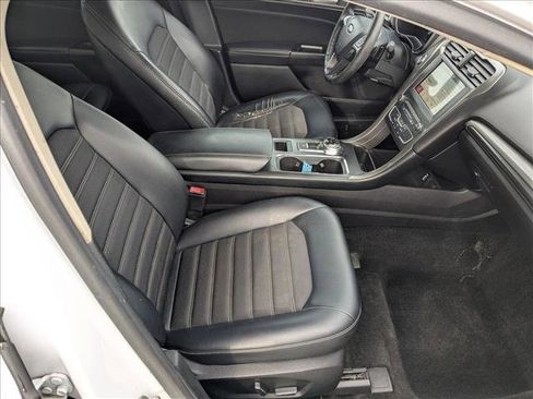 Used 2017 Ford Fusion SE image 23