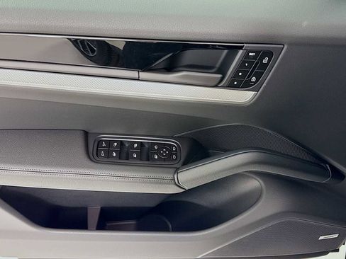 New 2026 Porsche Cayenne image 11