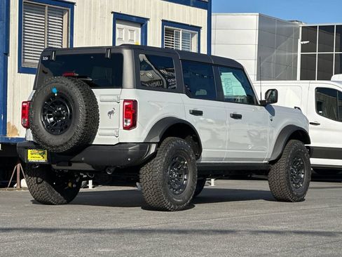 New 2026 Ford Bronco Big Bend w/ Black Diamond Package AWD/4WD image 3