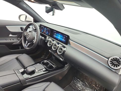 Used 2023 Mercedes-Benz CLA 250 image 19