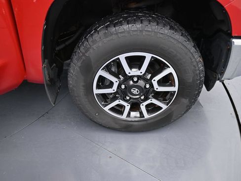 Used 2015 Toyota Tundra SR5 w/ TRD Off Road Package AWD/4WD image 13