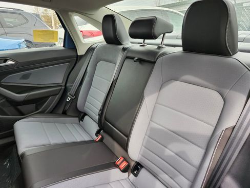 New 2026 Volkswagen Jetta SE FWD image 11