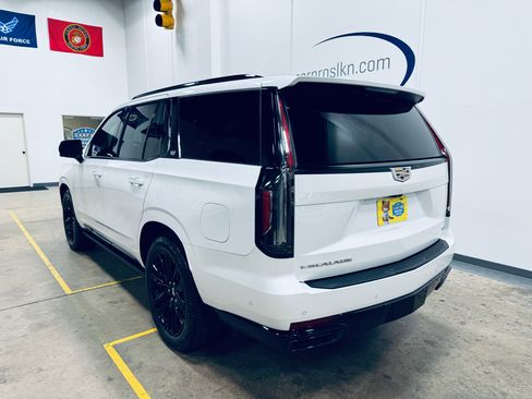 Used 2022 Cadillac Escalade Sport Platinum w/ Heavy-Duty Trailer Package image 5