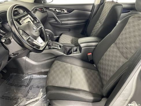 Used 2019 Nissan Rogue Sport SV w/ All-Weather Package AWD/4WD image 2