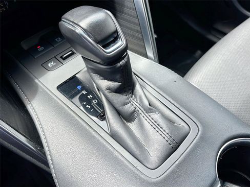 Used 2021 Toyota Venza XLE w/ Softex Package AWD/4WD image 16